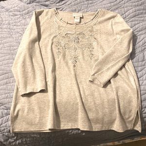 Grey  top quarter sleeve